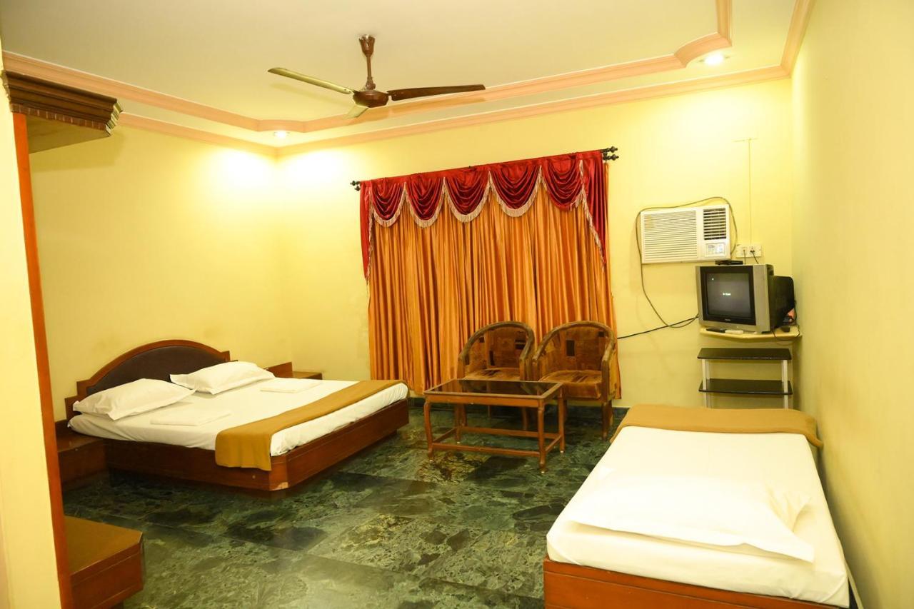 S S Residency Otel Padubidri Dış mekan fotoğraf